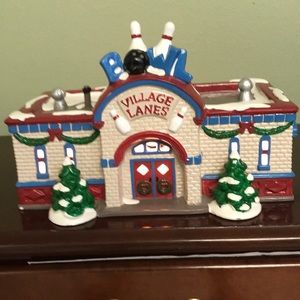 DEPT 56 CHRISTMAS VILLAGE “VILLAGE BOWLING ALLEY”